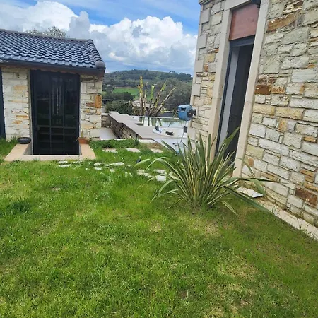 Stone In The Pines Special Pool Garden Bbq And Jacuzzi For Two Families